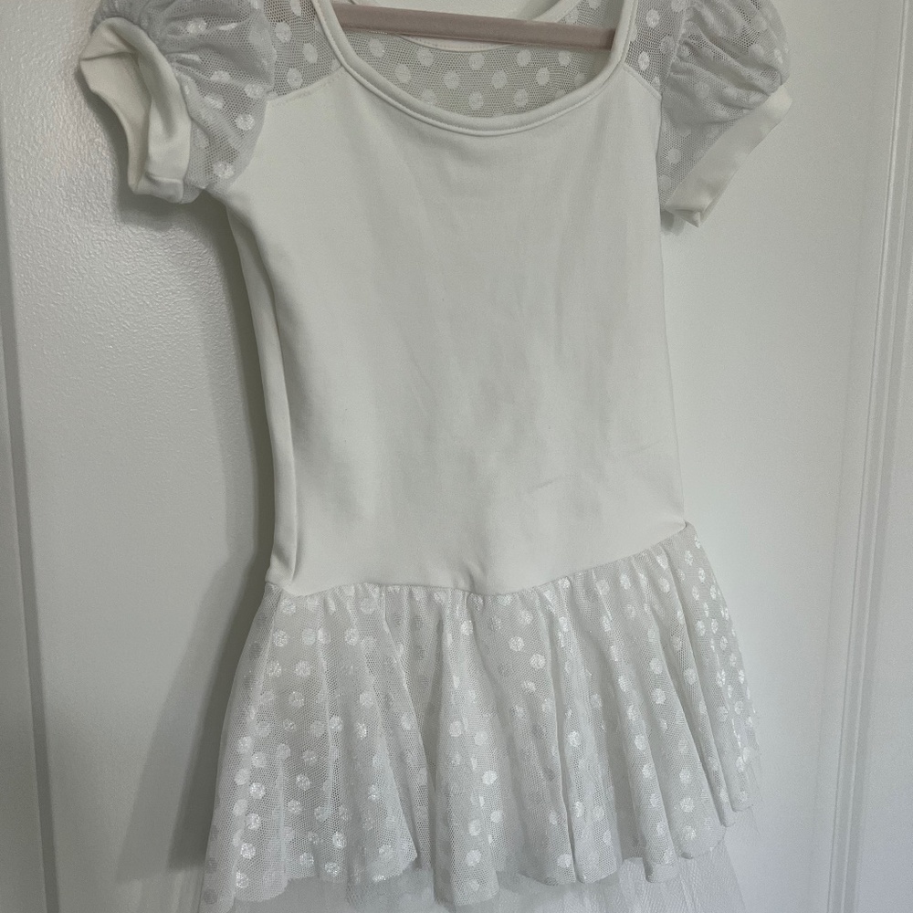 Girls White Leotard with attached tutu, Sz 4-6